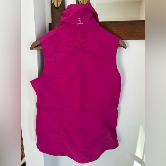 Eddie Bauer Travex Lightweight Vest - Picture 2 of 14